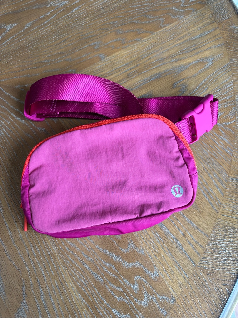 lululemon pink lychee/ripened raspberry OG every where belt bag purse satchel